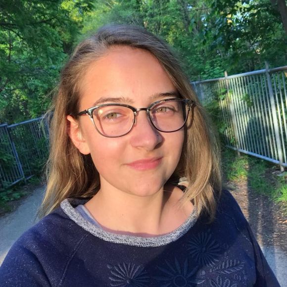 Meet your Posher, Ash - Picture 1 of 1